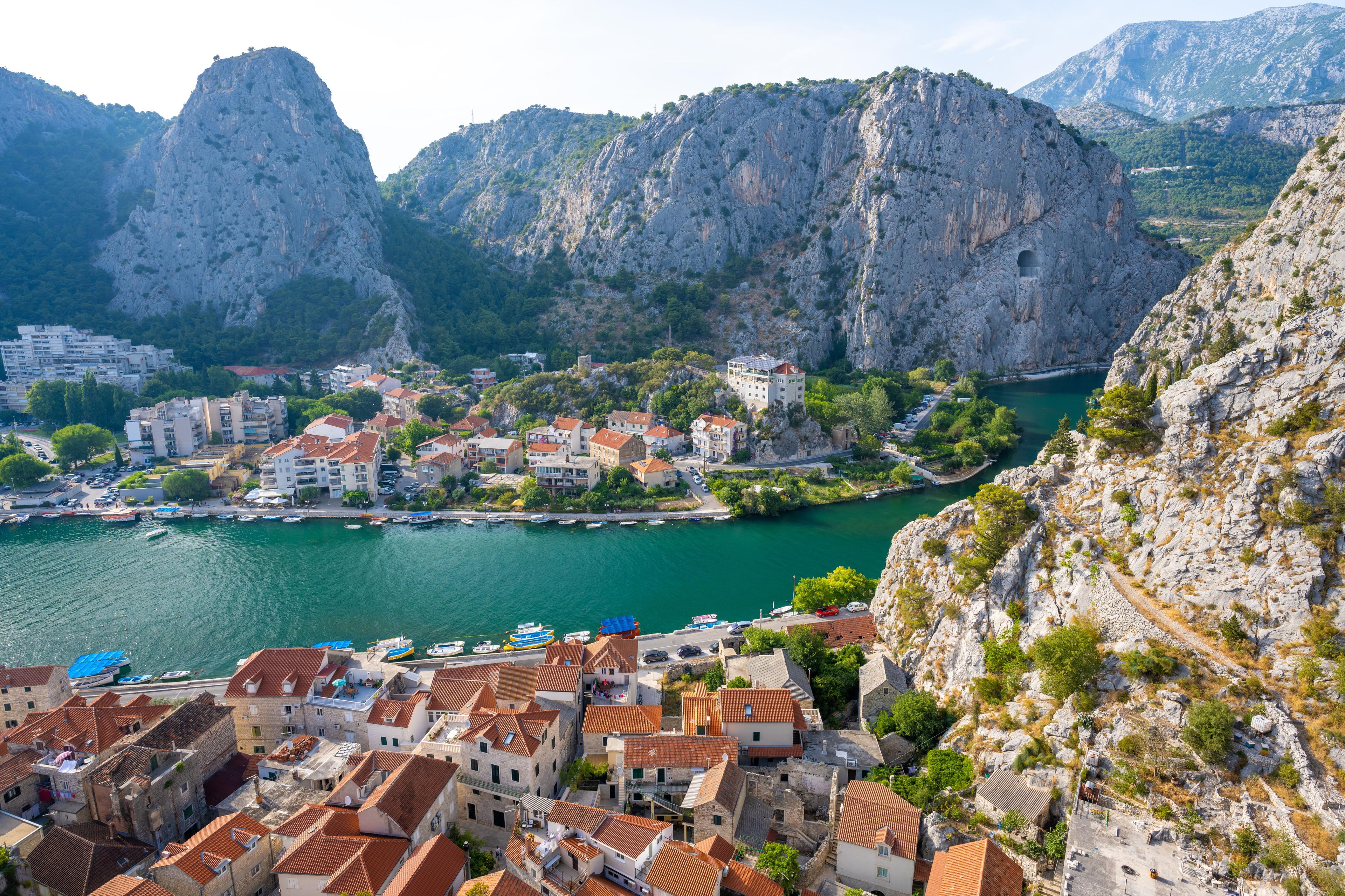 Croatia Unveiled: Your Gateway to Adriatic Wonders